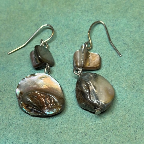 Natural MOP Abalone Shell Purple Grey Bead Dangle Hook Pierced Earrings 1.75” - Picture 6 of 6